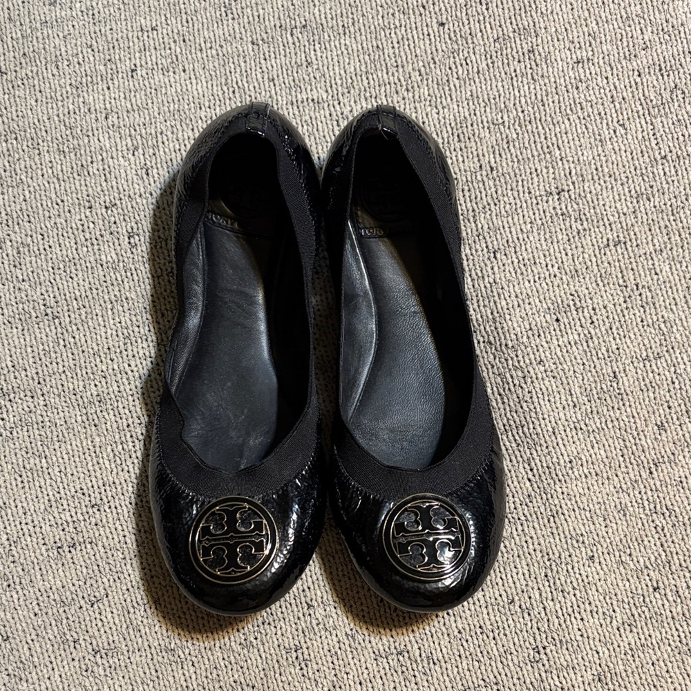 Tori Burch Black Patent Leather Ballet Flats with Logo